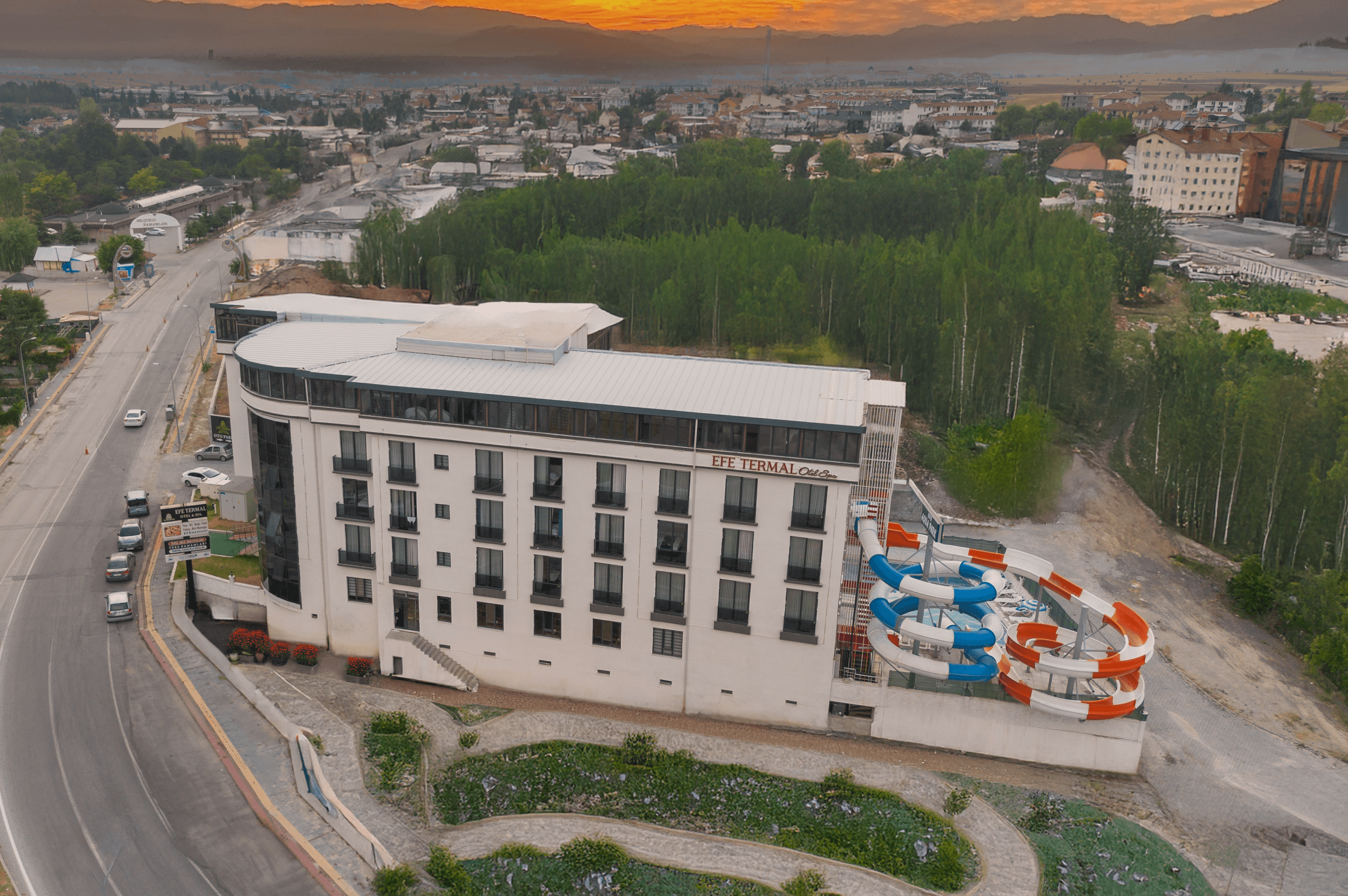 Efe Termal Otel dış görünüm gün batımı